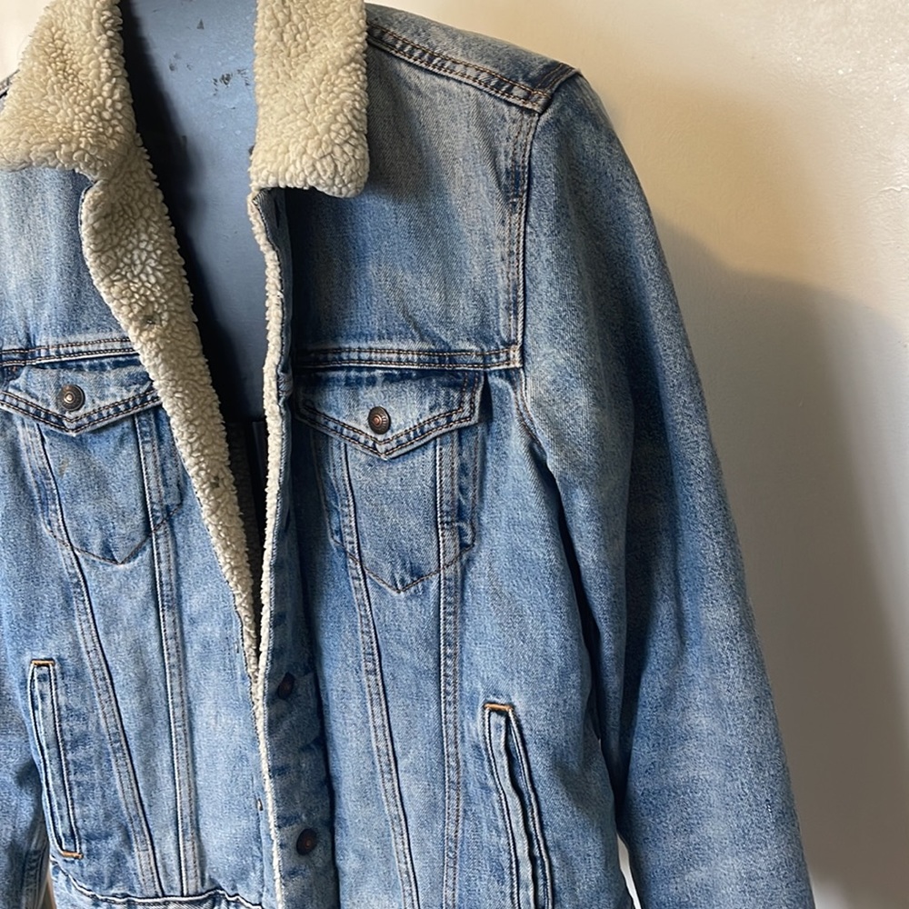 LEVIβS STRAUSS & Co. Original Sherpa lined w hand pockets JACKET size MEDIUM - Picture 3 of 16
